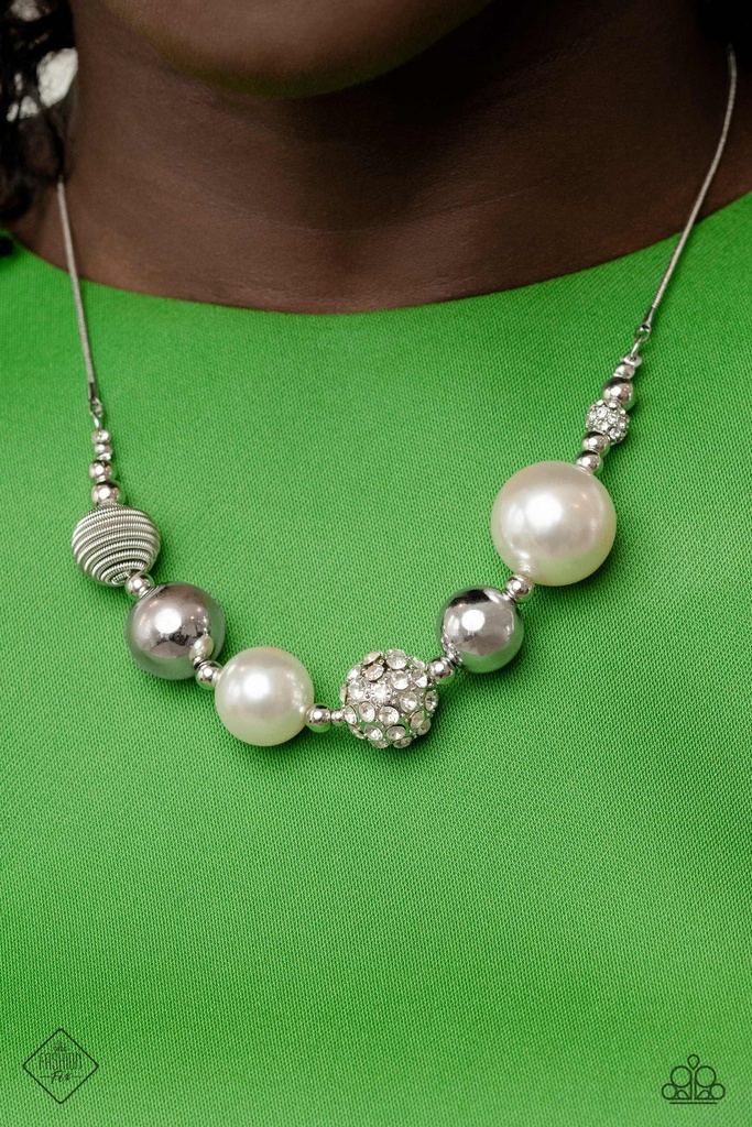 Big Pearl Jewelry Set with Crystals in Silver - Fashion Fix - Ballerina
