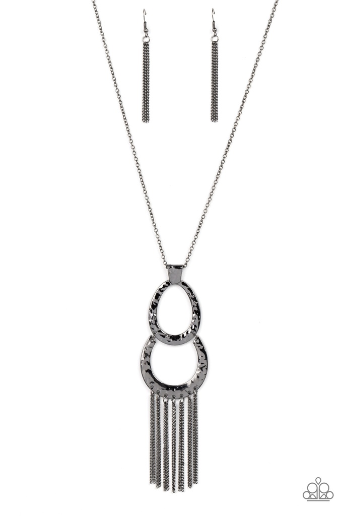 Black Horseshoe Necklace in Hammered Gunmetal - Reeling in Relics
