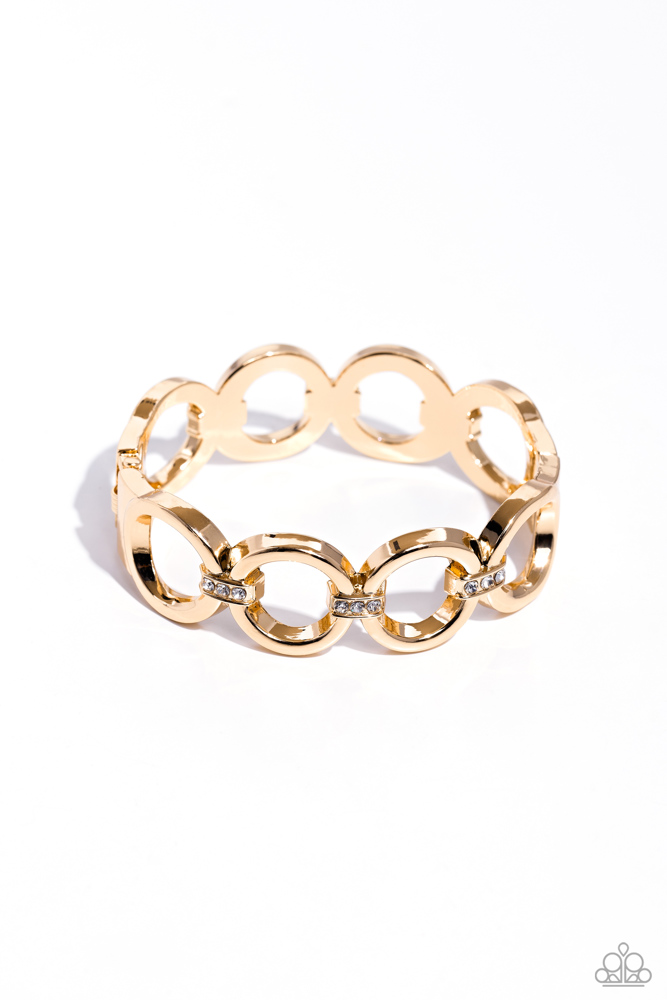 Chunky Hinged Bracelet in Gold - Chic Collection