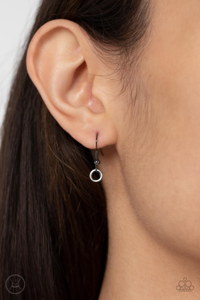 Keepin it Chic - Gunmetal Black Minimalist Choker Necklace