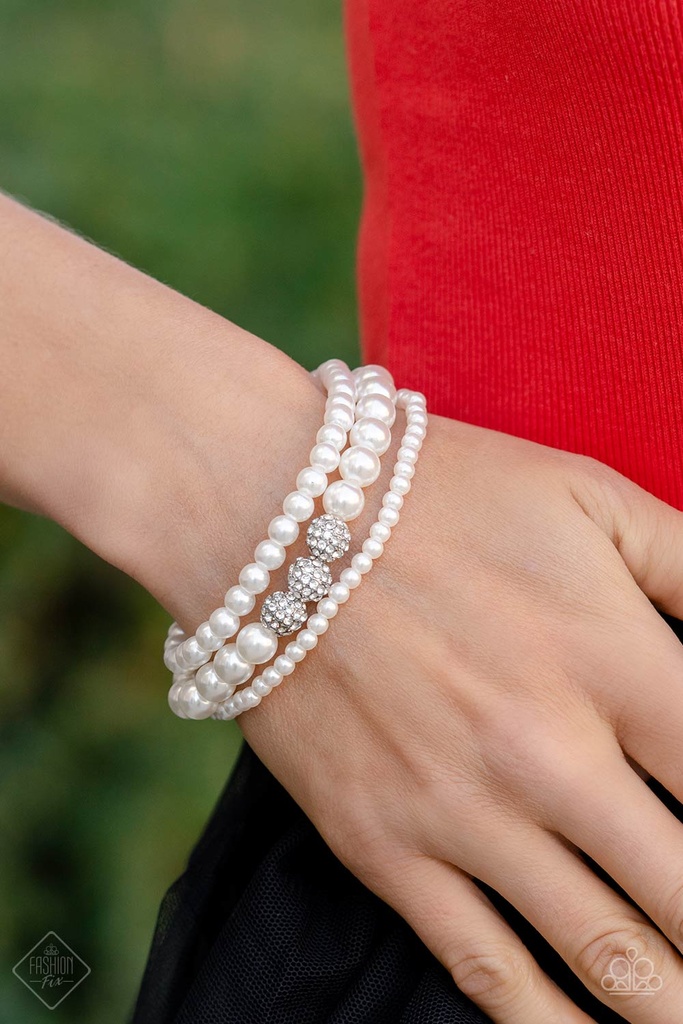 Pearl Bracelet Stretch with Crystals - Showy Soprano