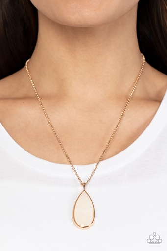 [052] Gold Pendant Necklace with Shell Finish - Yacht Ready